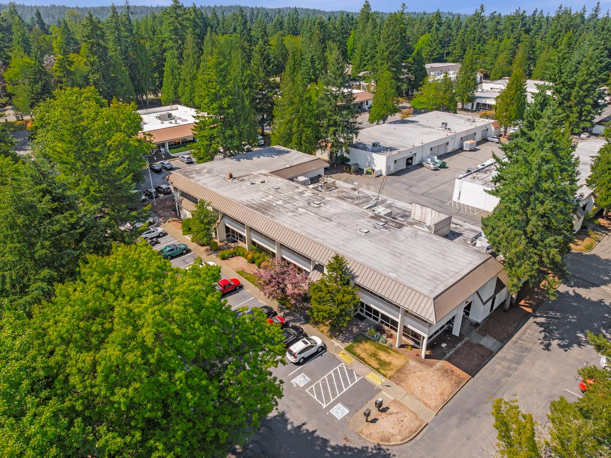 2,076 SF Flex Space in Redmond, WA Photo